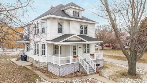 717 W South Park Ave, Oshkosh, WI 54904