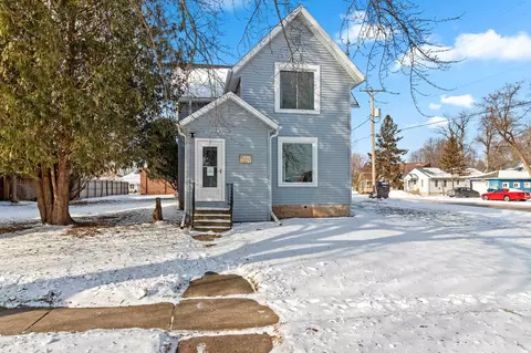 34 N 3rd St, Winneconne, WI 54986