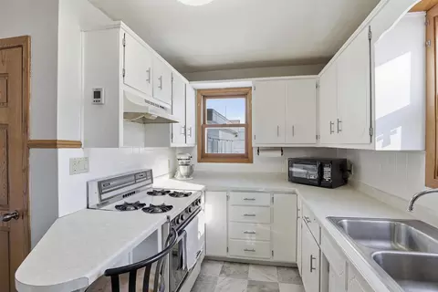 Kitchen - 603 E Goodall St, Appleton, WI 54915 photo 2 of 3