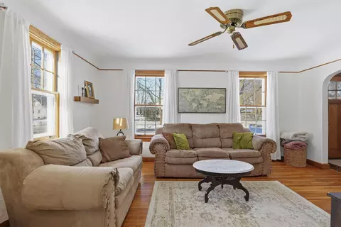 Living - 603 E Goodall St, Appleton, WI 54915 photo 3 of 4