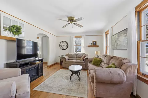 Living - 603 E Goodall St, Appleton, WI 54915 photo 1 of 4