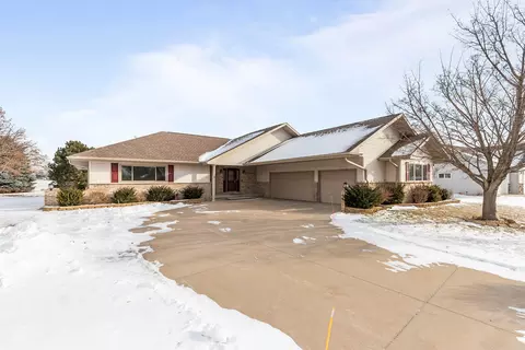 2374 Shore Preserve Dr, Oshkosh, WI 54904