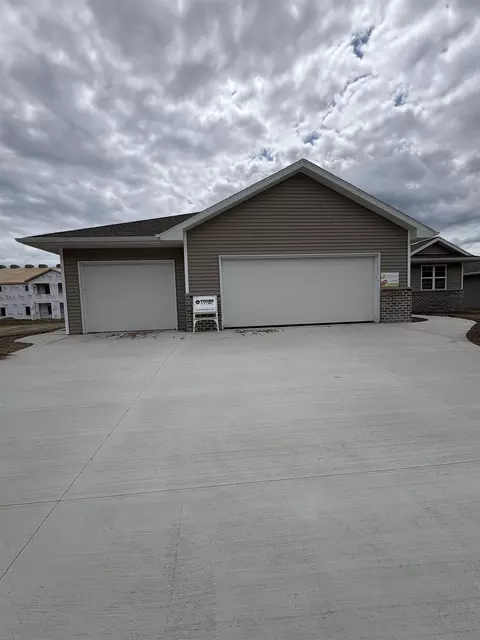 921 Constellation Way, Marinette, WI 54143