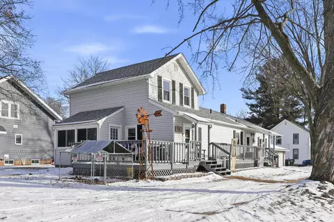 405 E Pine St, New London, WI 54961