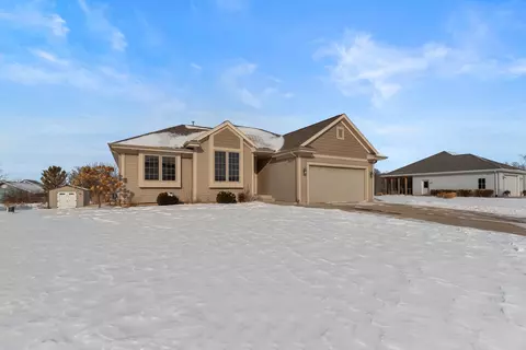 n9242 Perch Lane, Fond Du Lac, WI 54937