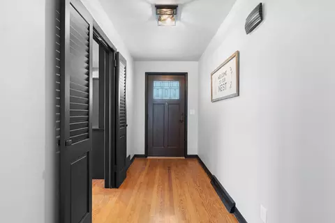 Entry Way - 1040 E Moorpark Ave, Appleton, WI 54911 photo 1 of 1