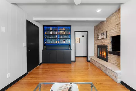 Living - 1040 E Moorpark Ave, Appleton, WI 54911 photo 3 of 3