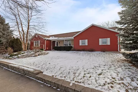 149 W Elm Dr, Little Chute, WI 54140