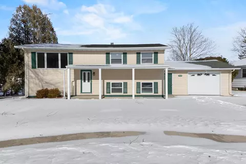 2934 43rd St, Two Rivers, WI 54241