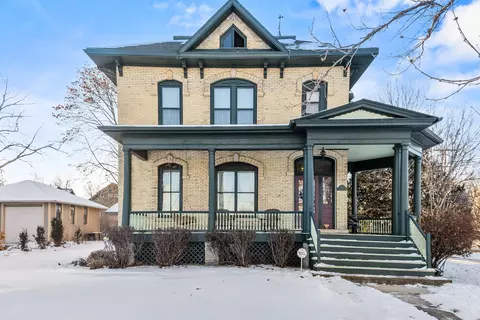403 S Church St, Neenah, WI 54956