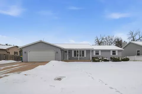 1901 Beech Tree Dr, Green Bay, WI 54304