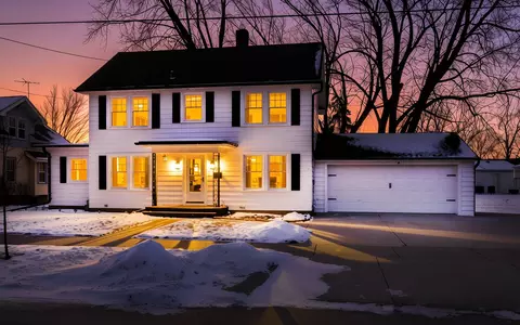 327 Sarah St, Kaukauna, WI 54130