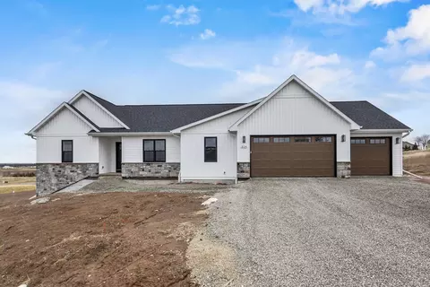 W224 Sunset View Circle, Kaukauna, WI 54130