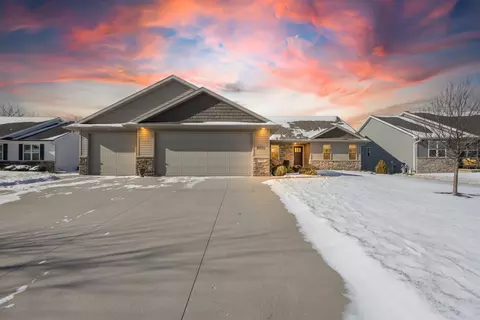 4235 N Shadywood Ct, Appleton, WI 54914