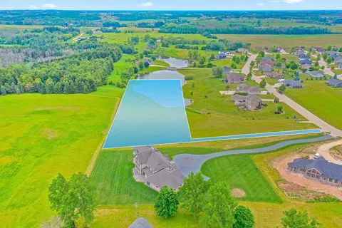 silveridge drive, Manitowoc, WI 54220
