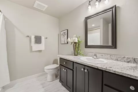 Bath - 5701 N Acadia Dr, Appleton, WI 54913 photo 4 of 5