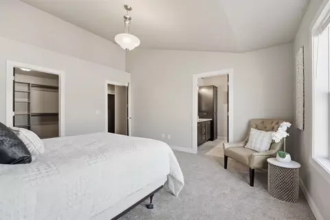 Bedroom - 5701 N Acadia Dr, Appleton, WI 54913 photo 2 of 10