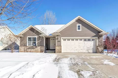 1320 Cardinal Ln, Howard, WI 54313