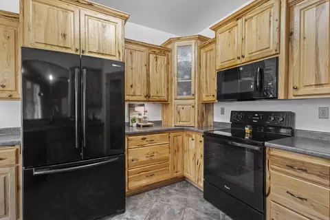 Kitchen - 8464 County Rd S, Pulaski, WI 54162 photo 5 of 9