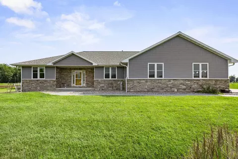 Exterior - 8464 County Rd S, Pulaski, WI 54162 photo 2 of 9