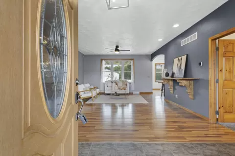 Entry Way - 8464 County Rd S, Pulaski, WI 54162 photo 1 of 7