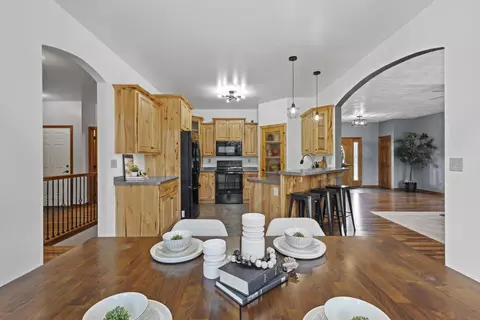 Dining - 8464 County Rd S, Pulaski, WI 54162 photo 3 of 3