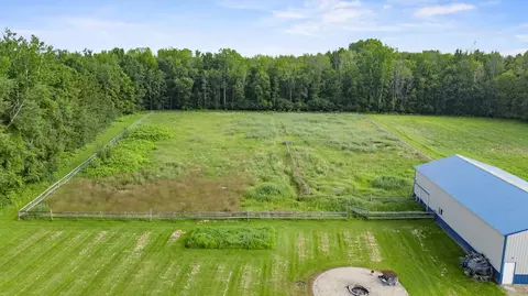 Exterior - 8464 County Rd S, Pulaski, WI 54162 photo 6 of 9