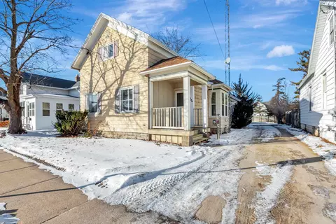 236 W South Park Ave, Oshkosh, WI 54902