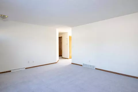 Living - w2247 Block Road, Kaukauna, WI 54130 photo 4 of 5
