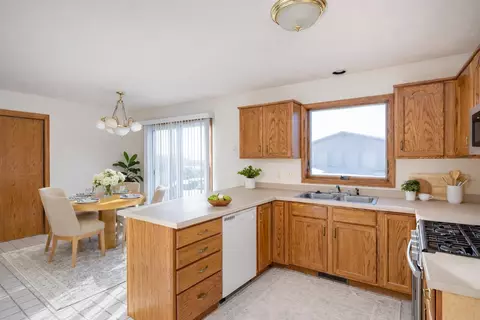 Kitchen - w2247 Block Road, Kaukauna, WI 54130 photo 2 of 4
