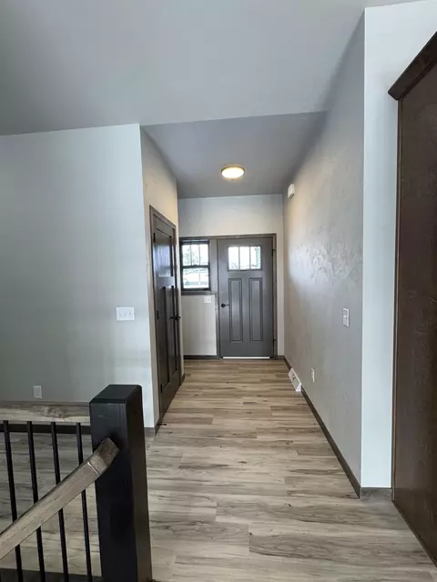 Entry Way - 2005 E Ridge Haven Ln, Appleton, WI 54913 photo 2 of 4