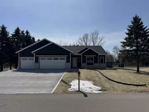 Exterior - 2005 E Ridge Haven Ln, Appleton, WI 54913 photo 4 of 4