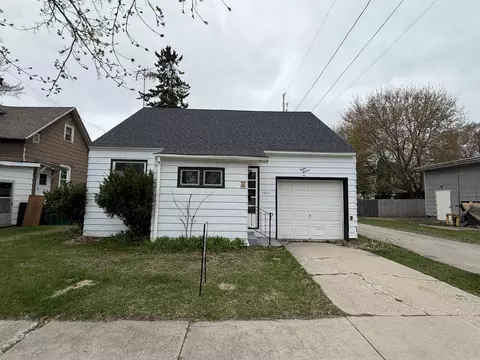 1211 Wells St, Marinette, WI 54143