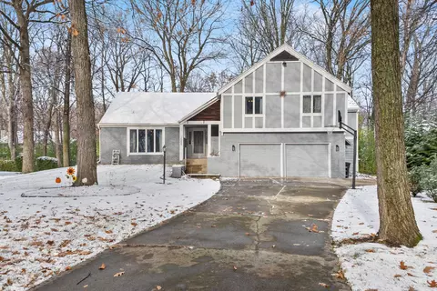 1555 Villa Park Dr, Oshkosh, WI 54904