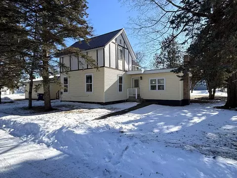 215 Meyer St, Marion, WI 54950