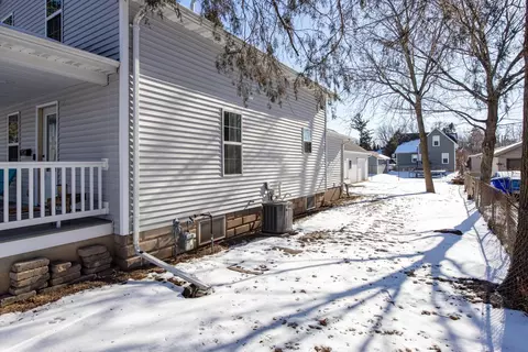 1429 E Gunn St, Appleton, WI 54915 photo 2