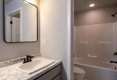 Bath - 4535 N Cherryvale Ave, Appleton, WI 54913 photo 2 of 4