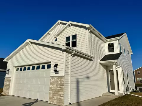 Exterior - 4535 N Cherryvale Ave, Appleton, WI 54913 photo 3 of 5