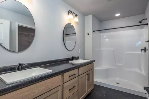 Bath - 4535 N Cherryvale Ave, Appleton, WI 54913 photo 4 of 4