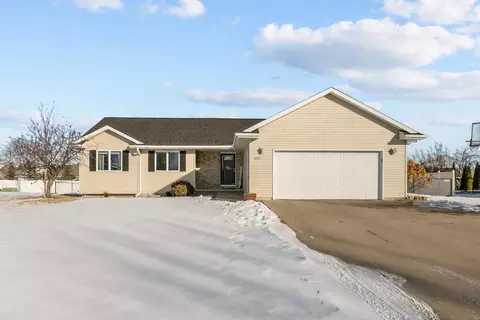 Exterior - w5372 Gable Drive, Appleton, WI 54915 photo 2 of 7