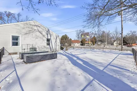 Exterior - 807 N Badger Ave, Appleton, WI 54914 photo 3 of 3