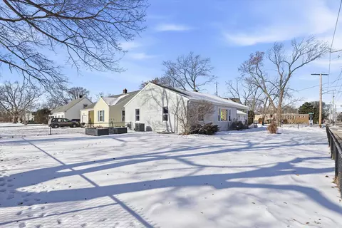 Exterior - 807 N Badger Ave, Appleton, WI 54914 photo 2 of 3