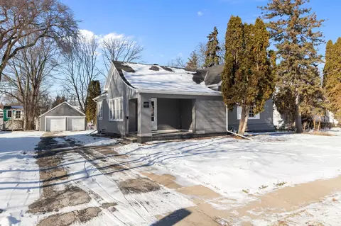 681 Oak St, Neenah, WI 54956