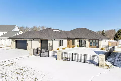 2448 Riddle Ct, De Pere, WI 54115