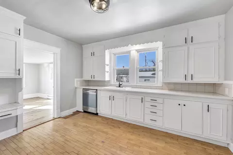 Kitchen - 415 E Maple St, Appleton, WI 54915 photo 2 of 4