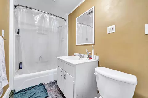 Bath - 415 E Maple St, Appleton, WI 54915 photo 2 of 3
