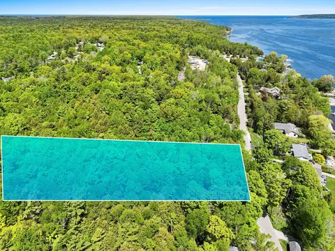 N Duluth Avenue, Sturgeon Bay, WI 54235