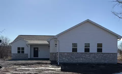 126 Southfield Ct, Neenah, WI 54956