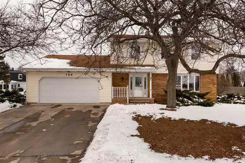 760 Kensington Rd, Neenah, WI 54956