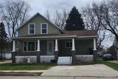 531 6th Ave, Menominee, MI 49858